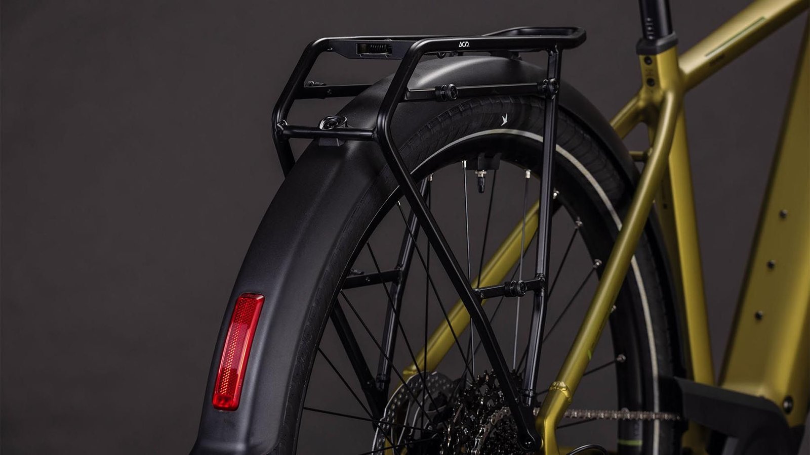 111210-Cube-Touring-Hybrid-Pro-800-goldenlime-n-black-2026-EBike-Trekkingrad-Herren-04_1920x1920