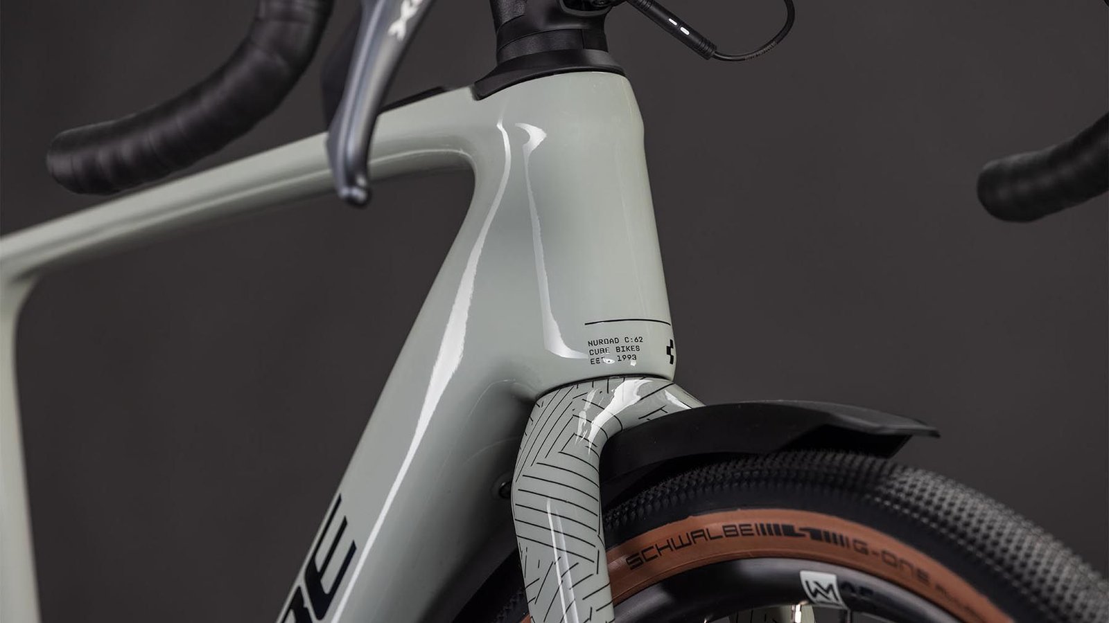117210-Cube-Nuroad-Hybrid-C-62-Race-400X-FE-reedbeige-n-black-2026-EBike-Gravel-Bike-05_1920x1920